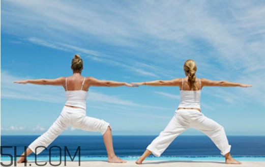 怎樣騎動感單車減肥效果好？拉筋的注意事項