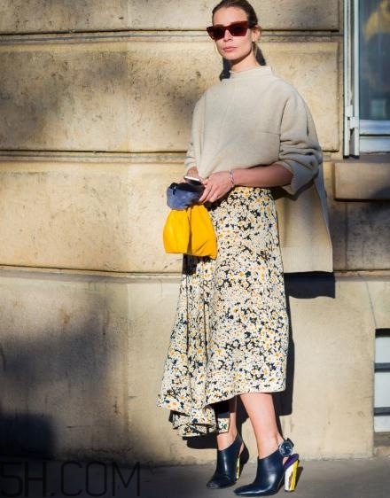 白色毛衣配什么鞋子？白色毛衣搭配鞋子圖片