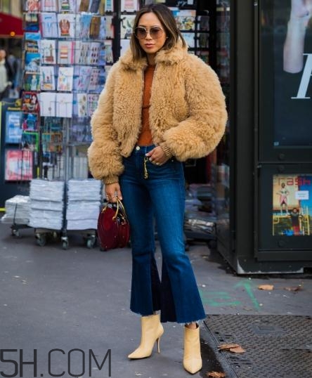 短款皮草下身搭配什么？短款皮草怎么搭配？