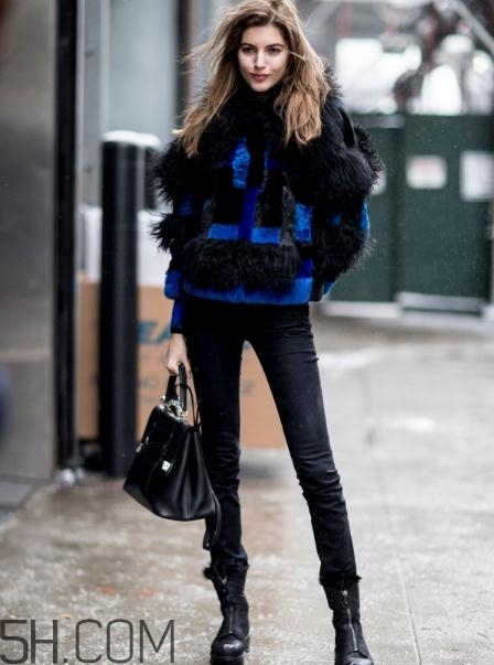 短款皮草下身搭配什么？短款皮草怎么搭配？