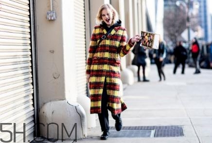 格子大衣里面怎么搭配？格子大衣搭配圖