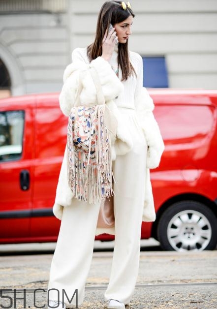 針織衫穿著扎人怎么辦？針織衫面料怎么選？