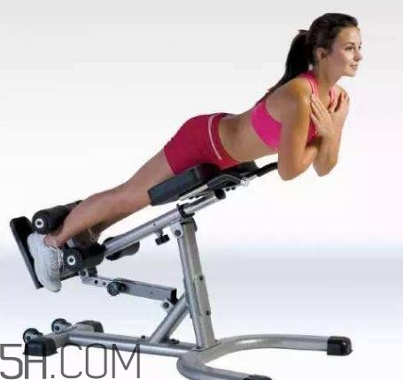 山羊挺身和硬拉哪個好？山羊挺身動作的好處