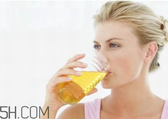 喝蜂蜜的十大誤區(qū) 蜂蜜茶的做法 喝蜂蜜的十大誤區(qū) 蜂蜜茶的做法
