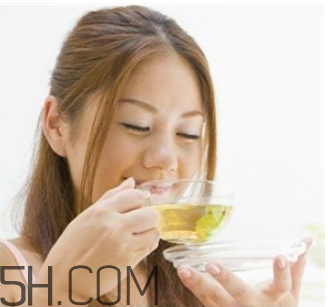 喝蜂蜜的十大誤區(qū) 蜂蜜茶的做法 喝蜂蜜的十大誤區(qū) 蜂蜜茶的做法