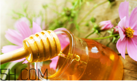蜂蜜過期了還能吃嗎？蜂蜜中毒后該怎么辦？