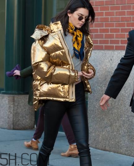 羽絨服配什么褲子好看？羽絨服搭配褲子圖片