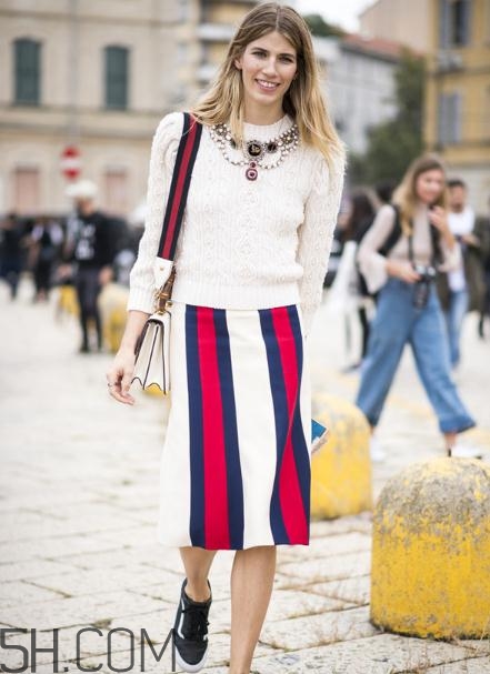 白色毛衣有油怎么洗掉？白色毛衣上的油漬如何處理？