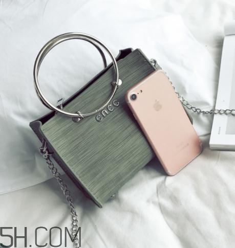 包包拉鏈生銹怎么去除？包包拉鏈拉不合怎么辦？