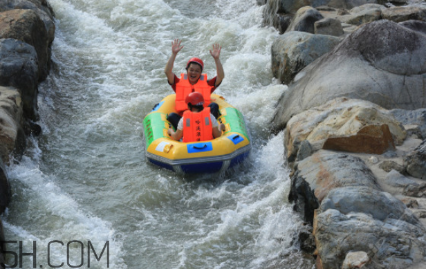 玩漂流可以化妝嗎？帶孩子漂流注意事項