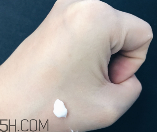 yukeido羊胎素膠原暈?zāi)奂t霜多少錢？怎么樣？