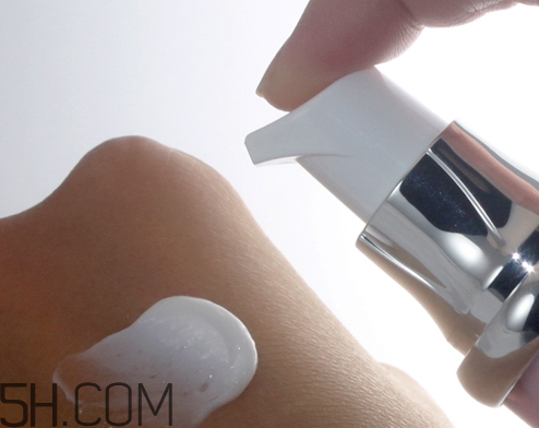 yukeido羊胎素膠原暈?zāi)奂t霜多少錢？怎么樣？