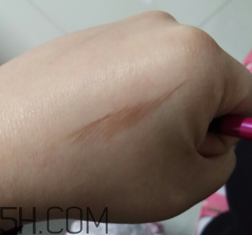 姬芮柔芯旋彩眉筆怎么樣？姬芮柔芯旋彩眉筆試色