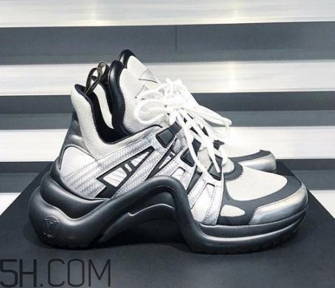 lv2018新款復(fù)古運動鞋多少錢？lv復(fù)古老爹鞋價格