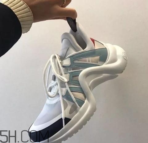 lv2018新款復(fù)古運動鞋多少錢？lv復(fù)古老爹鞋價格