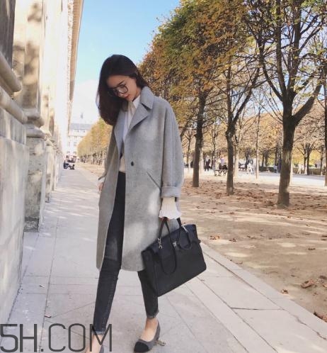 羊毛大衣掉毛正常嗎？羊毛大衣掉毛怎樣處理？