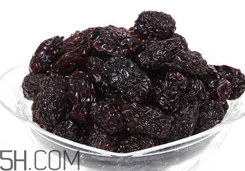 黑棗泡黃酒的方法 黑棗泡黃酒的功效 黑棗泡黃酒的方法 黑棗泡黃酒的功效