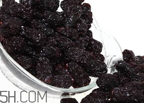黑棗泡黃酒的方法 黑棗泡黃酒的功效 黑棗泡黃酒的方法 黑棗泡黃酒的功效