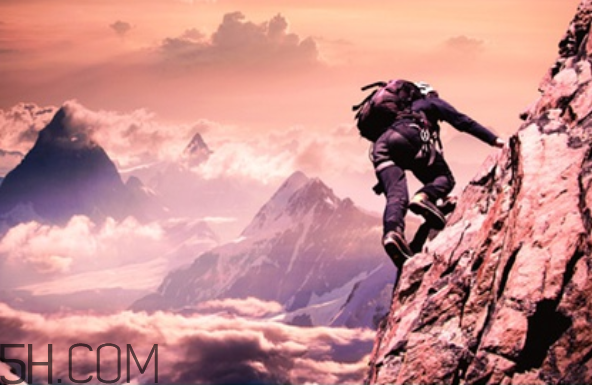 夏天爬山穿什么鞋？經(jīng)常爬山對膝蓋不好嗎？