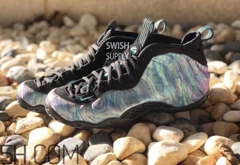 nike air foamposite one鮑魚噴實物什么樣？