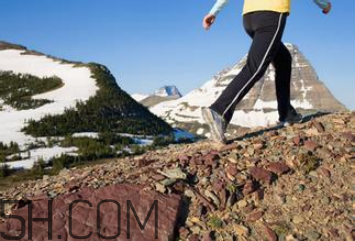 爬山后腿部酸痛怎么辦？如何防止爬山后腿疼？