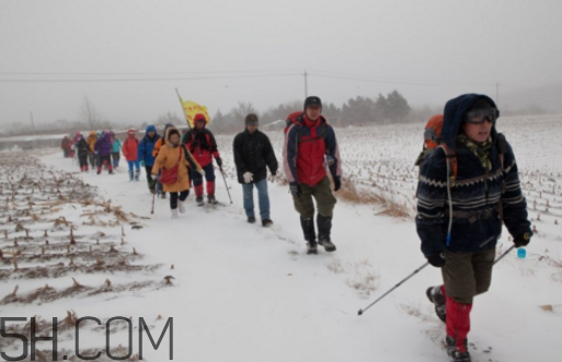 老年人爬山好嗎？下雪可以爬山嗎？