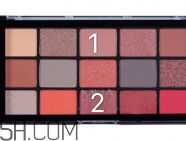 mua15色眼影盤怎么樣？mua15色眼影盤畫法步驟