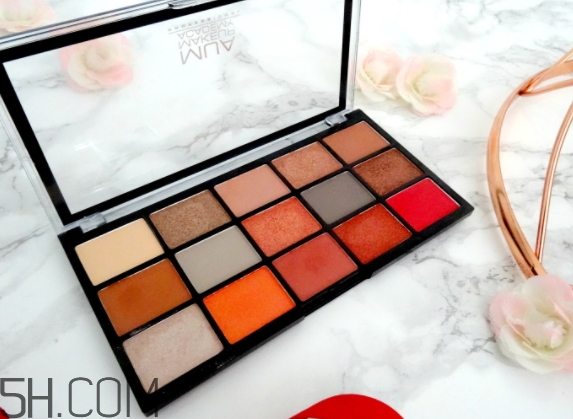 mua15色眼影盤怎么樣？mua15色眼影盤畫法步驟