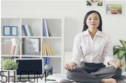 辦公室瑜伽有哪些動作？練瑜伽瘦腿效果怎么樣？