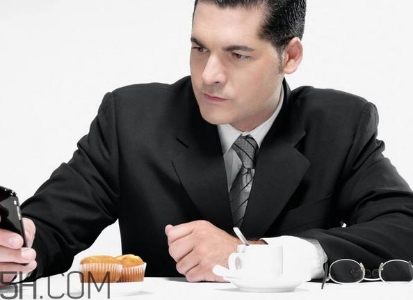 男人夜尿多是怎么回事？夜尿多是怎么回事女性