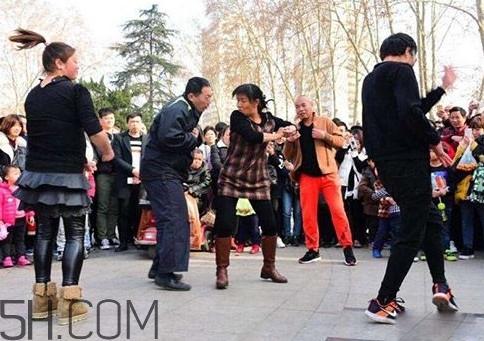 尬舞為什么被叫停？尬舞為什么會火