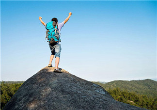 夏天爬山穿什么鞋？經(jīng)常爬山對膝蓋不好嗎？