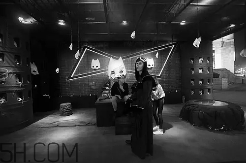 血色百威是什么？血色百威紅色的是什么？