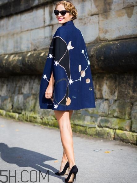 斗篷外套怎么搭配？斗篷外套搭配圖片