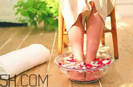 練瑜伽穿什么好？練瑜伽后可以泡腳嗎？