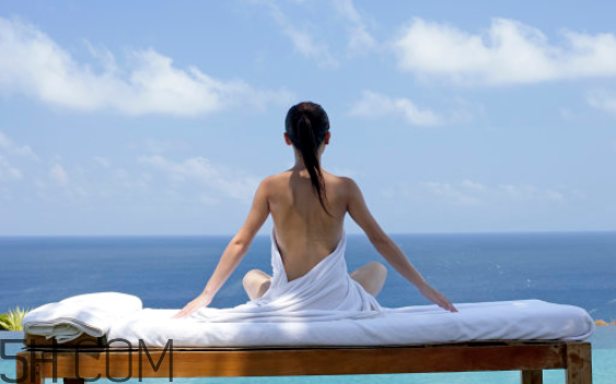 練習瑜伽一定要吃素嗎？初學者怎樣自學瑜伽？