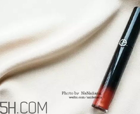 錦鯉色口紅是什么顏色？錦鯉色口紅試色