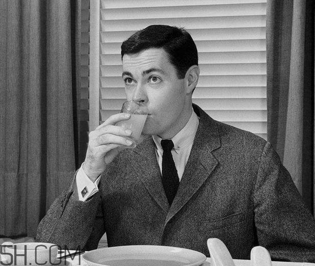 肺氣腫喝什么茶最好？肺氣腫喝什么湯好？