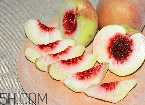 什么樣的桃子才甜_怎么挑選甜的桃子 什么樣的桃子才甜_怎么挑選甜的桃子