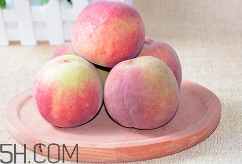 什么樣的桃子才甜_怎么挑選甜的桃子 什么樣的桃子才甜_怎么挑選甜的桃子