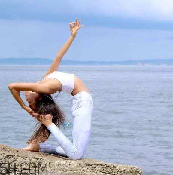 頸椎病人練瑜伽的好處？瑜伽治療便秘的動(dòng)作