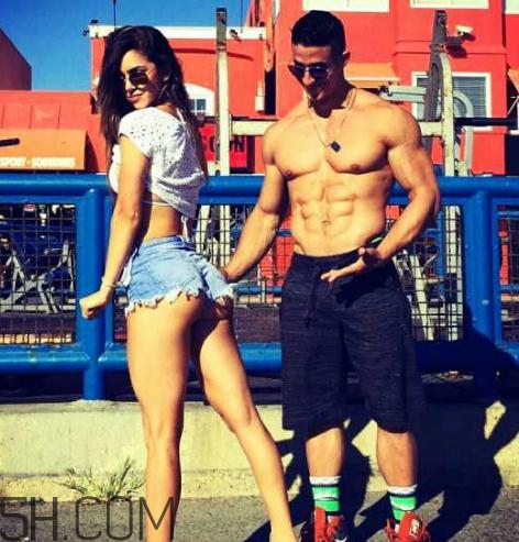 臀橋負(fù)重有危害嗎？負(fù)重臀橋的正確做法