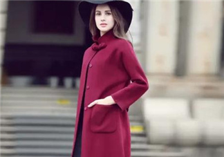 羊毛大衣會(huì)粘毛嗎？羊毛大衣粘毛怎么辦？