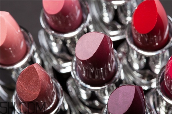 冬天用口紅還是唇釉 冬天適合口紅還是唇釉 冬天用口紅還是唇釉 冬天適合口紅還是唇釉