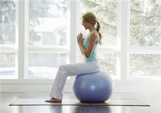頸椎病人練瑜伽的好處？瑜伽治療便秘的動(dòng)作