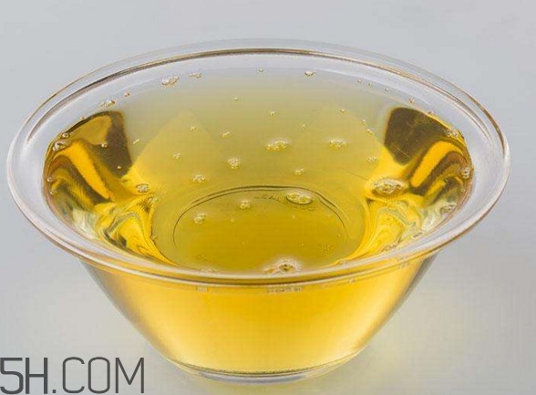 調(diào)和油是什么油？調(diào)和油和花生油哪個(gè)好