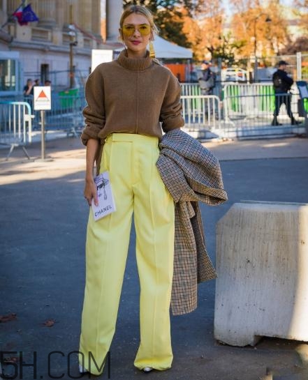 肩寬的女生穿什么毛衣？適合肩寬女生穿的毛衣