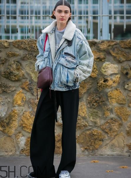 肩寬的女生冬天怎么穿？肩寬的女生冬天穿搭技巧