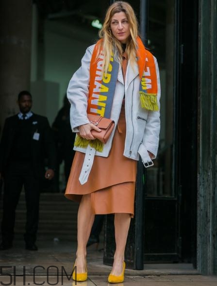 肩寬的女生冬天怎么穿？肩寬的女生冬天穿搭技巧