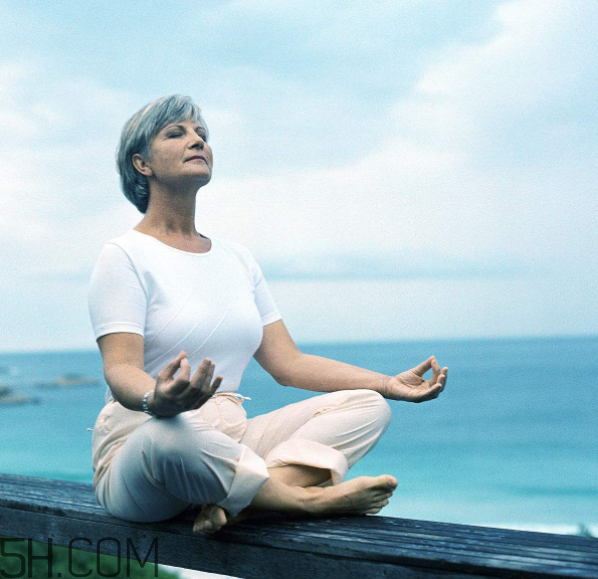 練瑜伽腿為什么會(huì)變粗？練瑜伽為什么不穿鋼圈內(nèi)衣？